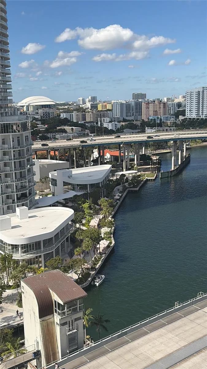 1 bedroom 1 bath for sale at 185 SW 7th St # 1605, Miami FL 33130