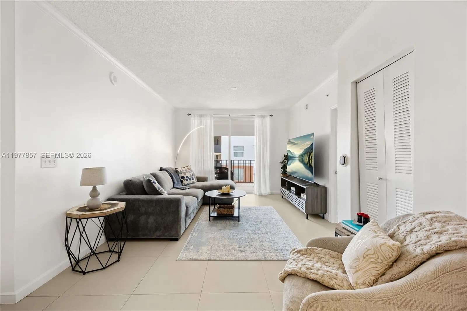 17100 N Bay Rd # 1810, Sunny Isles Beach FL 33160