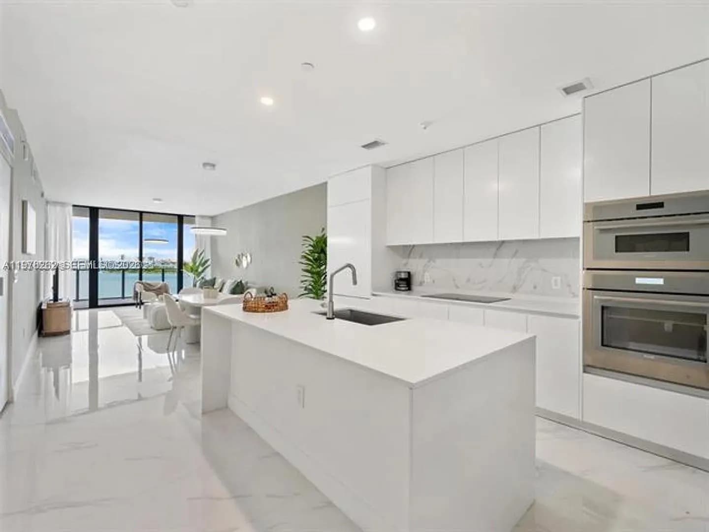 2 bedroom 3 bath for sale at 700 NE 24TH ST # 606, Miami FL 33137