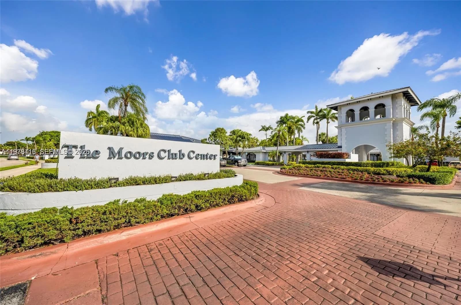 6273 NW 170 TER, Hialeah FL 33015