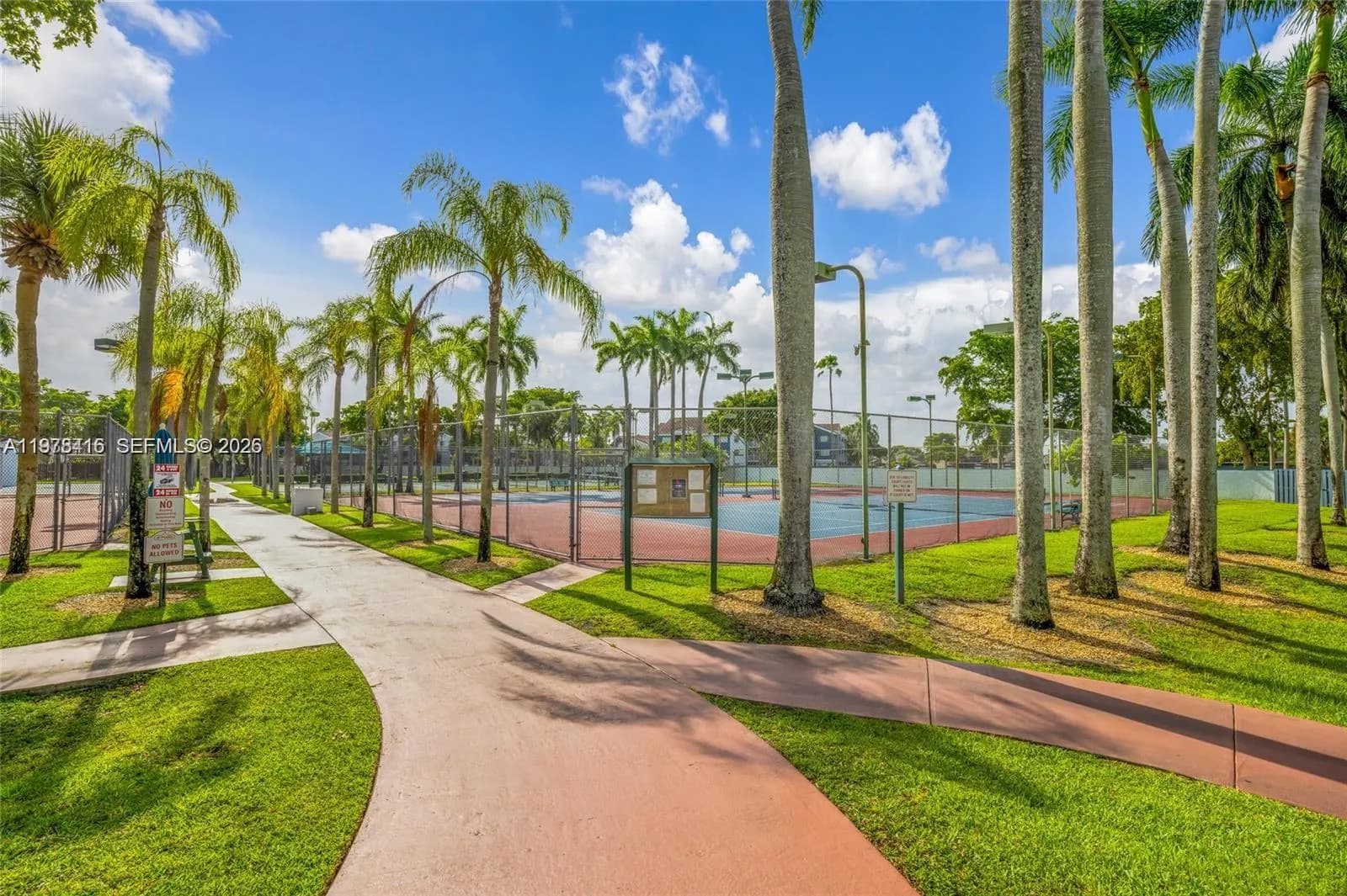 6273 NW 170 TER, Hialeah FL 33015