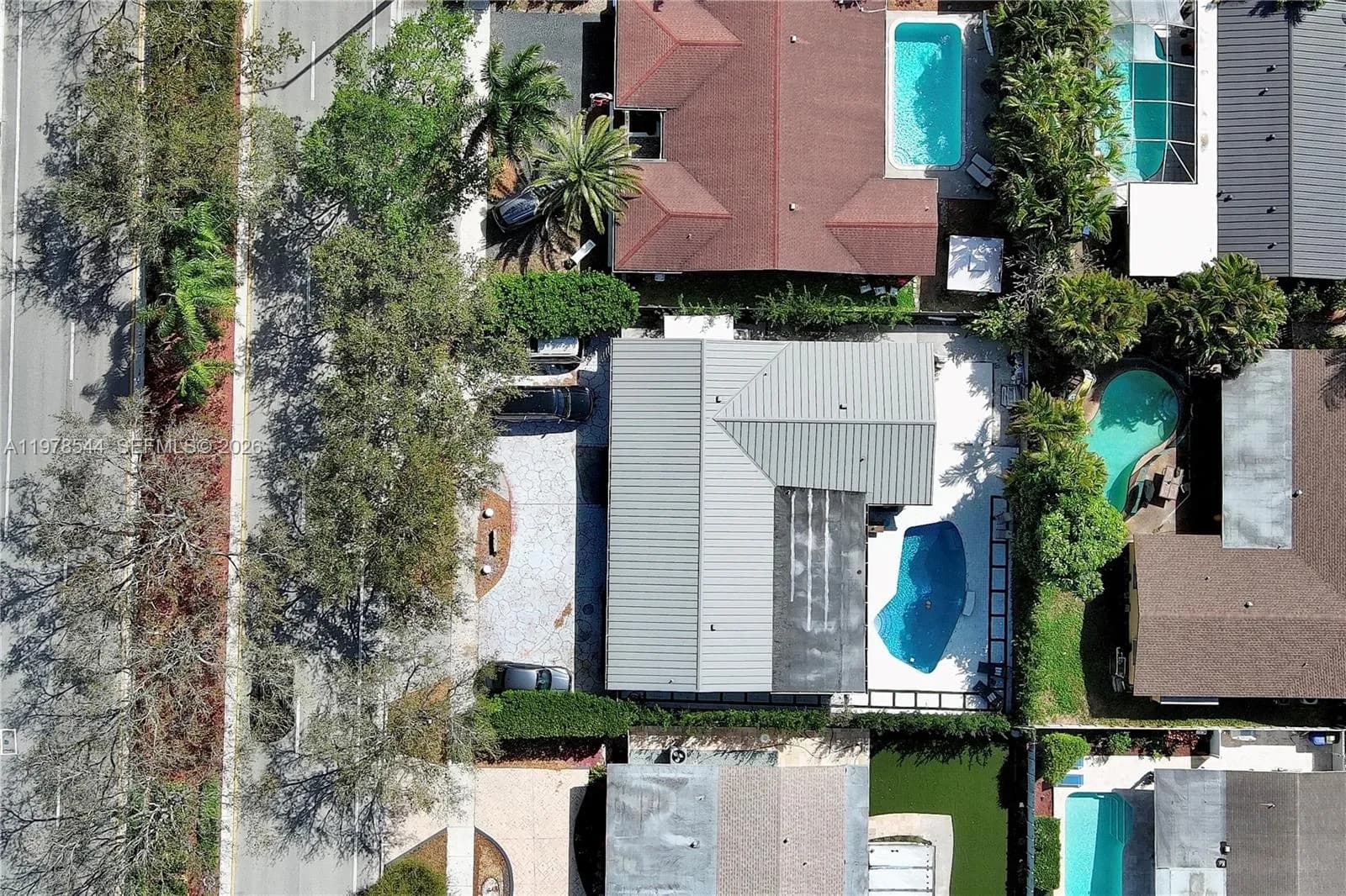 1140 N Douglas Rd, Pembroke Pines FL 33024