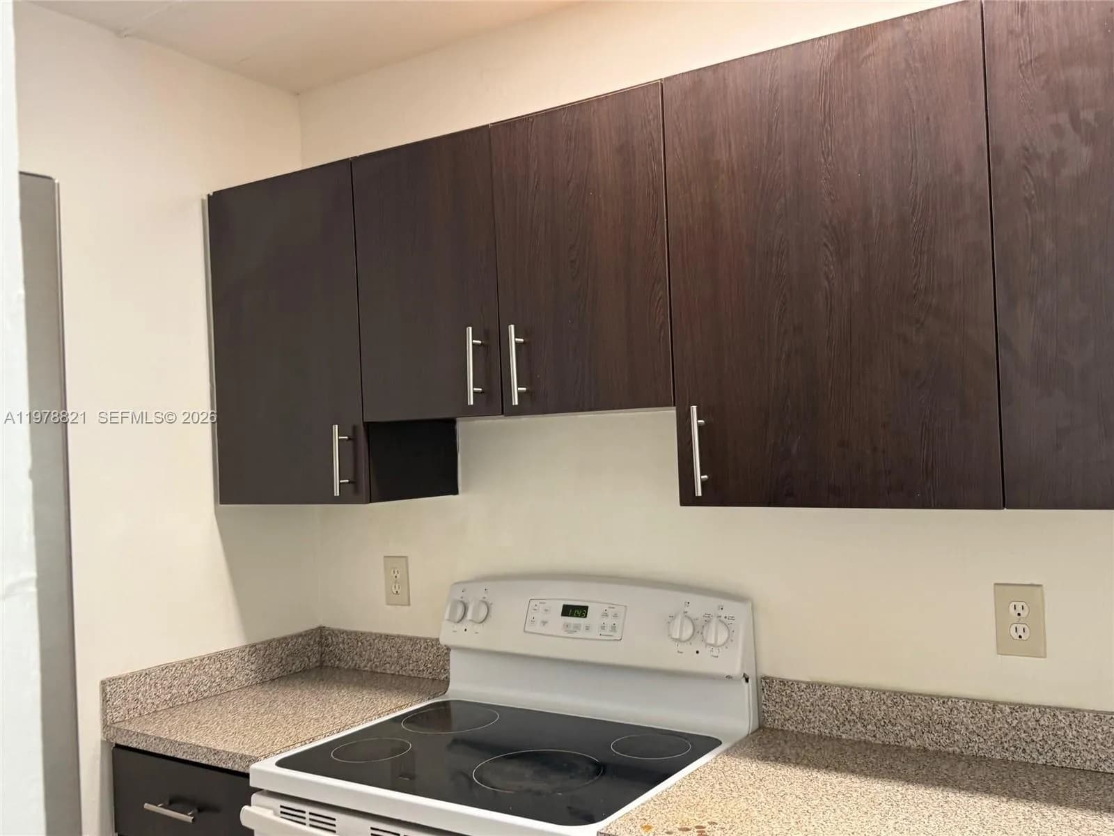 1001 Twin lakes Dr. # D, Coral Springs FL 33071