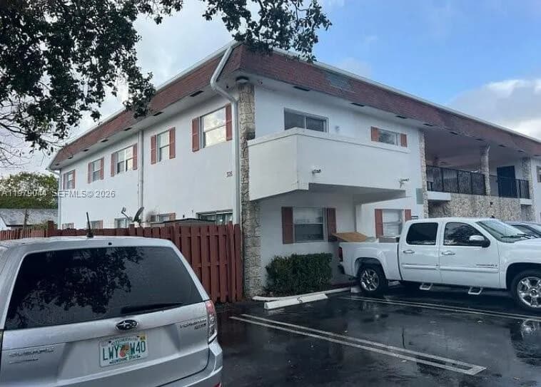 321 SW 1st Ct # 4, Pompano Beach FL 33060