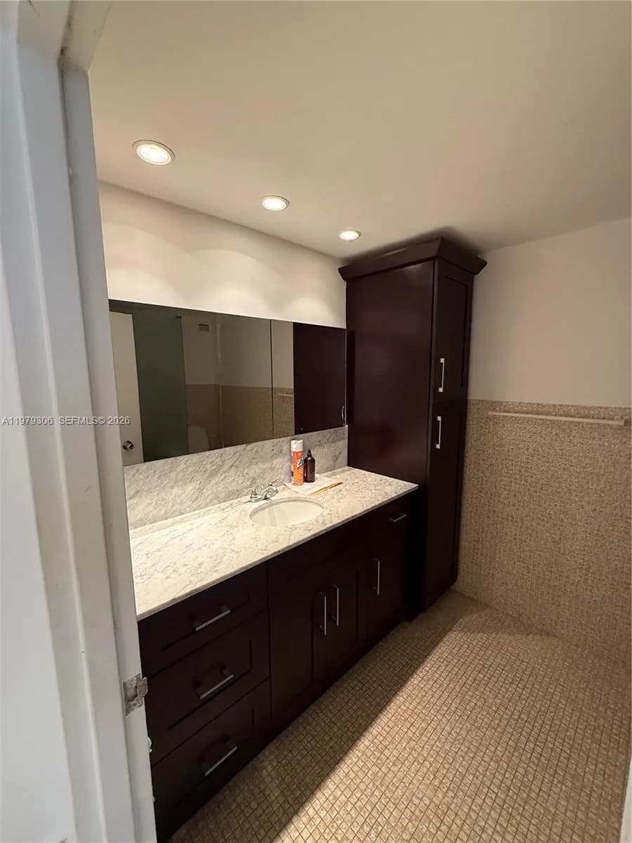 5255 Collins Ave # 7B, Miami Beach FL 33140