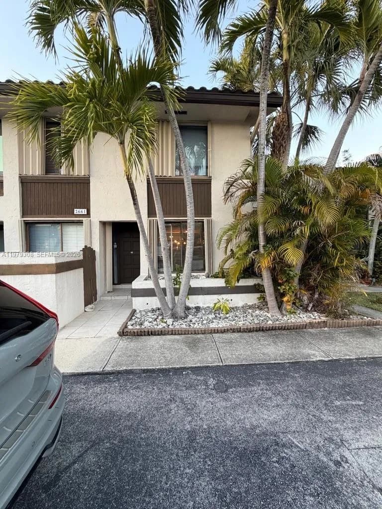 3 bedroom 2 bath for sale at 2661 NE 164th St # 40, North Miami Beach FL 33160