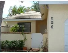 806 Maplewood Dr, Green Acres FL 33415