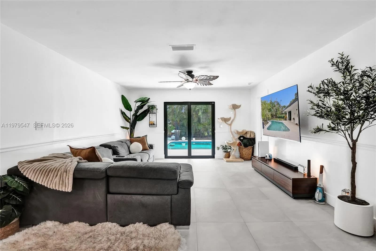 1451 NW 81st Ave, Coral Springs FL 33071