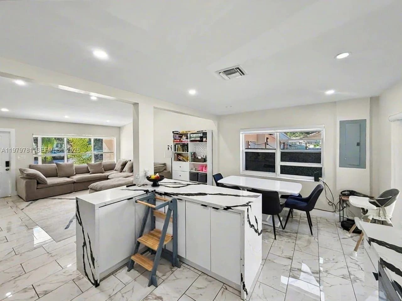 2697 SW 51 Ct, Dania Beach FL 33312