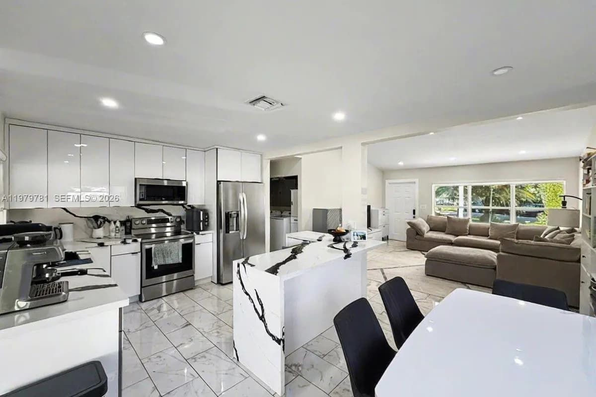 2697 SW 51 Ct, Dania Beach FL 33312