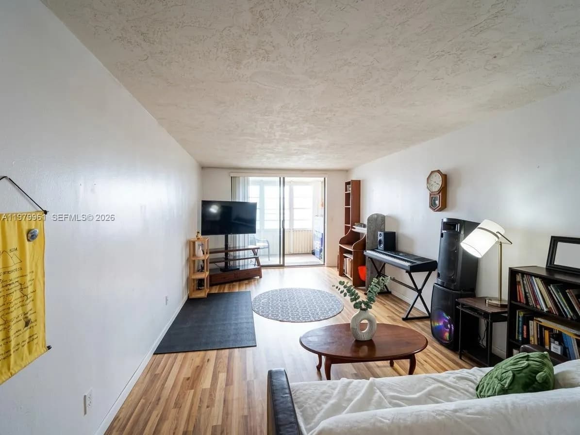 2841 Somerset Dr # 307, Lauderdale Lakes FL 33311