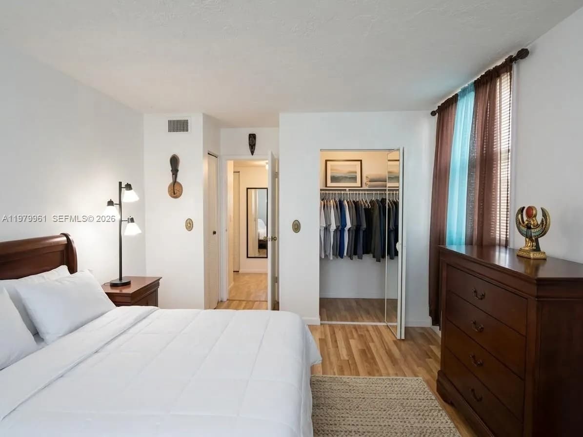 2841 Somerset Dr # 307, Lauderdale Lakes FL 33311