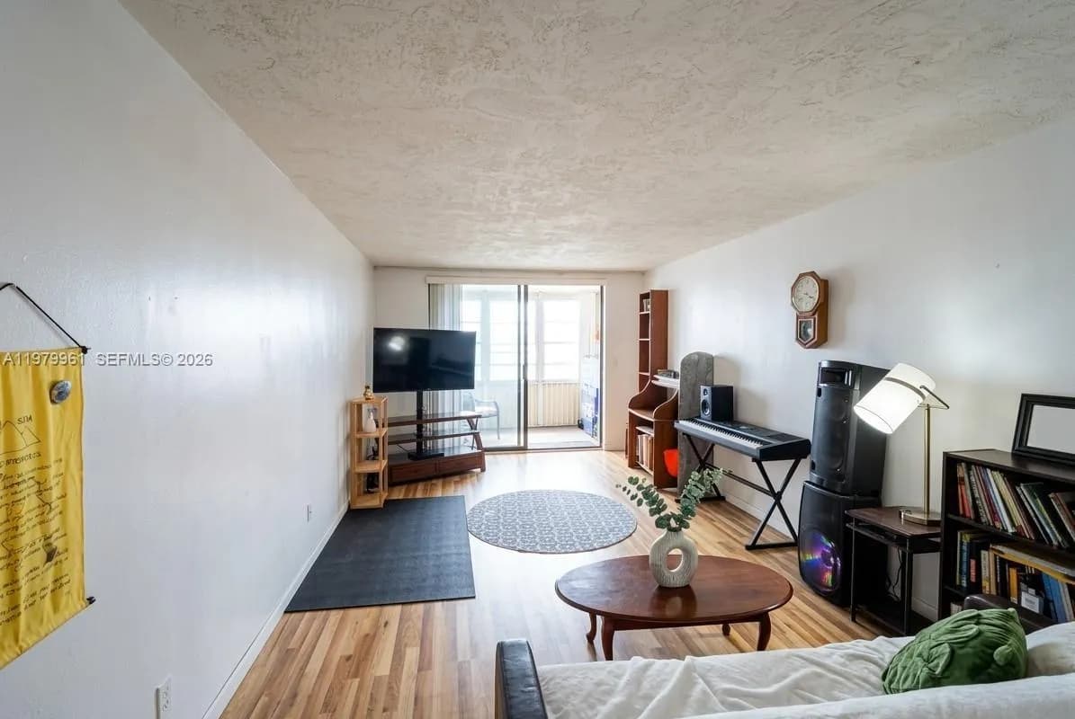 2841 Somerset Dr # 307, Lauderdale Lakes FL 33311