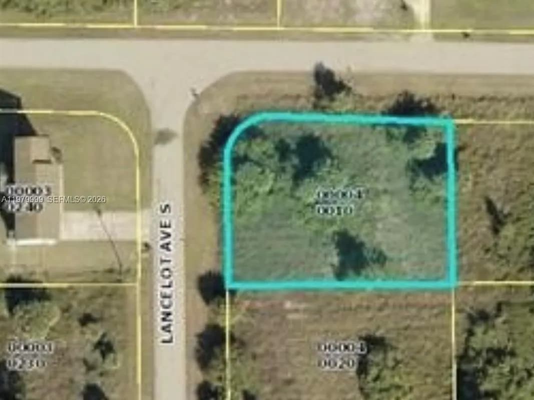 305 LANCELOT AVE, Lehigh Acres FL 33974