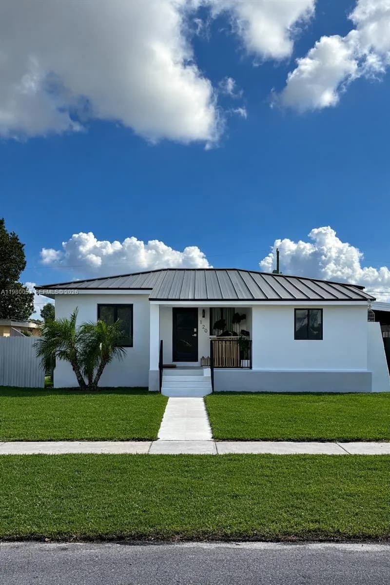 120 E 44th St, Hialeah FL 33013