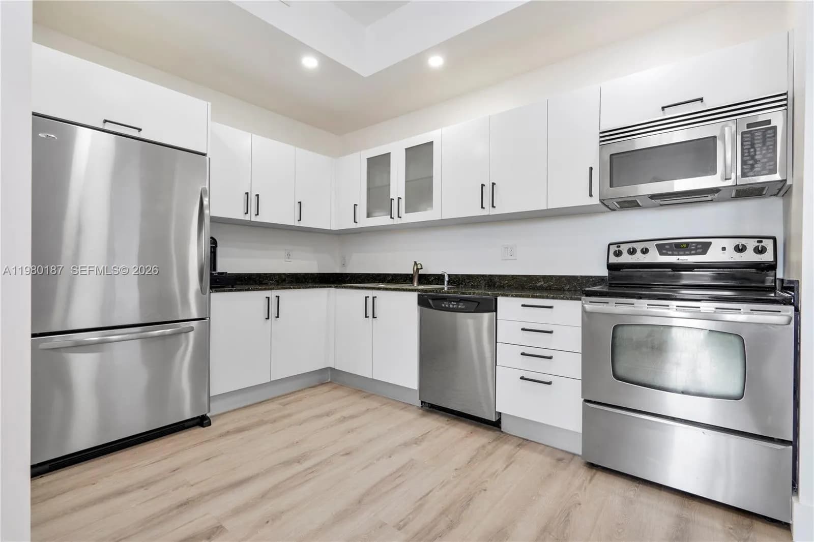 3250 Grand Ave # 507, Miami FL 33133