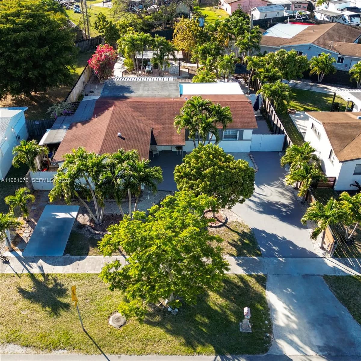 19600 Gulfstream Rd, Cutler Bay FL 33157