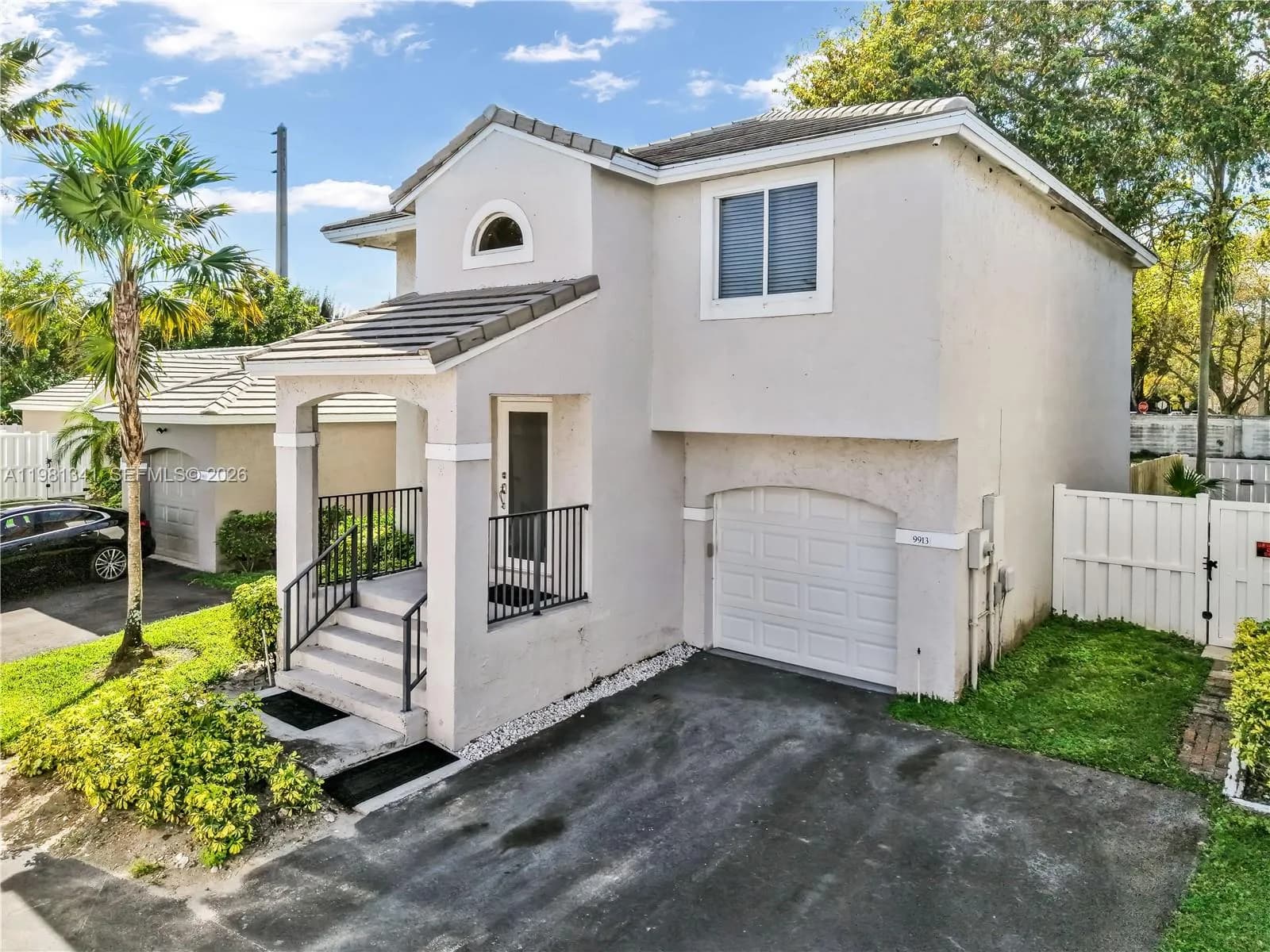 9913 NW 2nd St, Plantation FL 33324