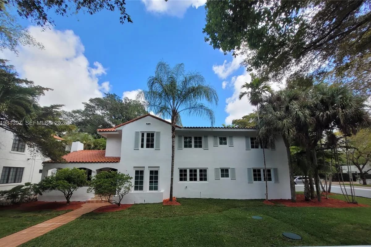2111 Alhambra Cir, Coral Gables FL 33134