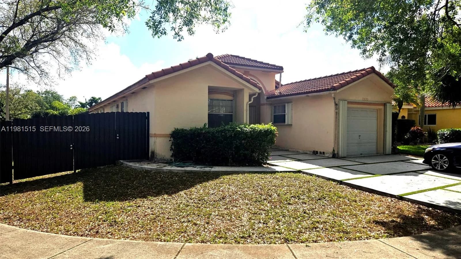 15153 NW 89th Pl, Miami Lakes FL 33018
