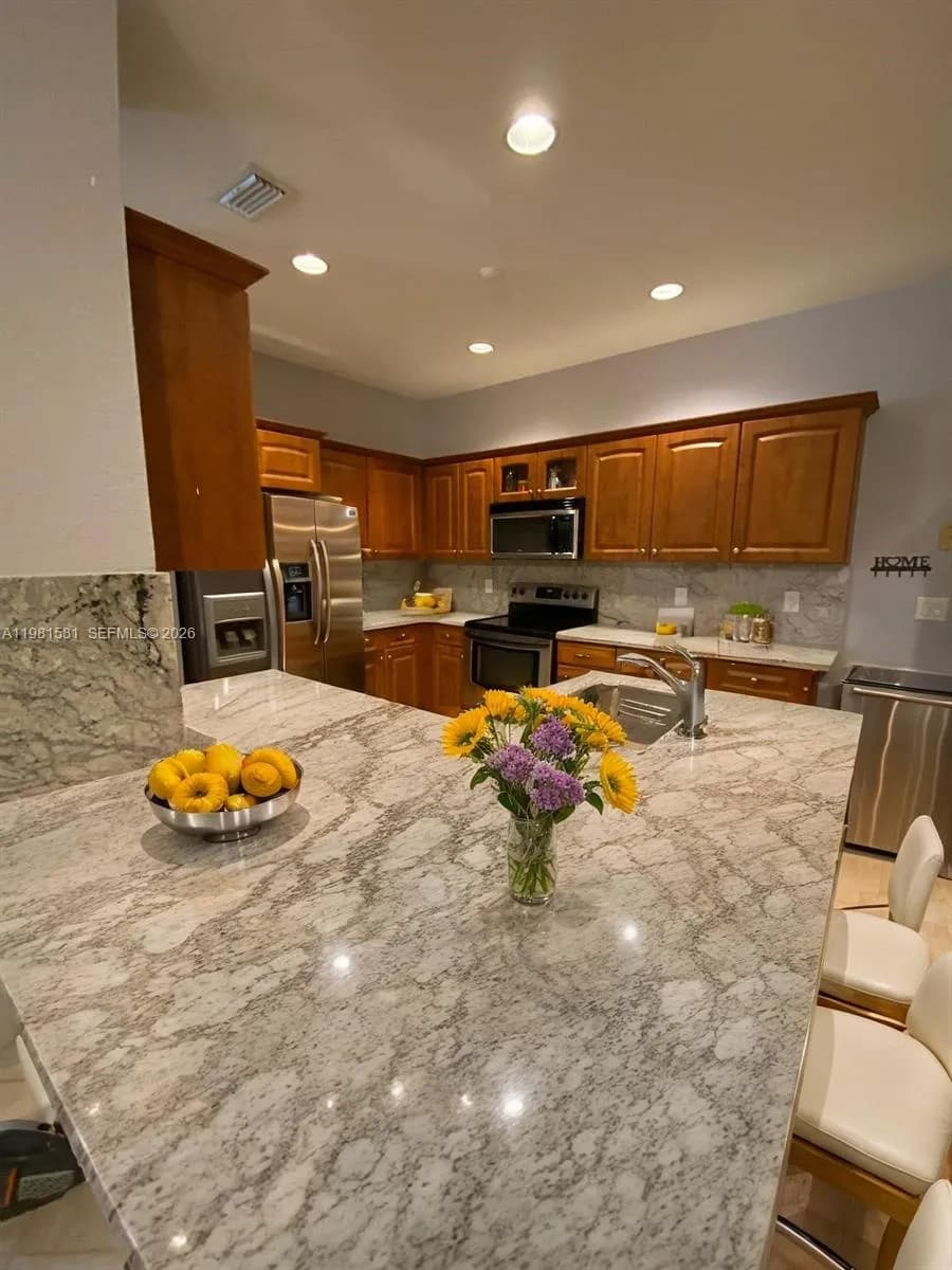 1032 Sequoia Ln, Weston FL 33327