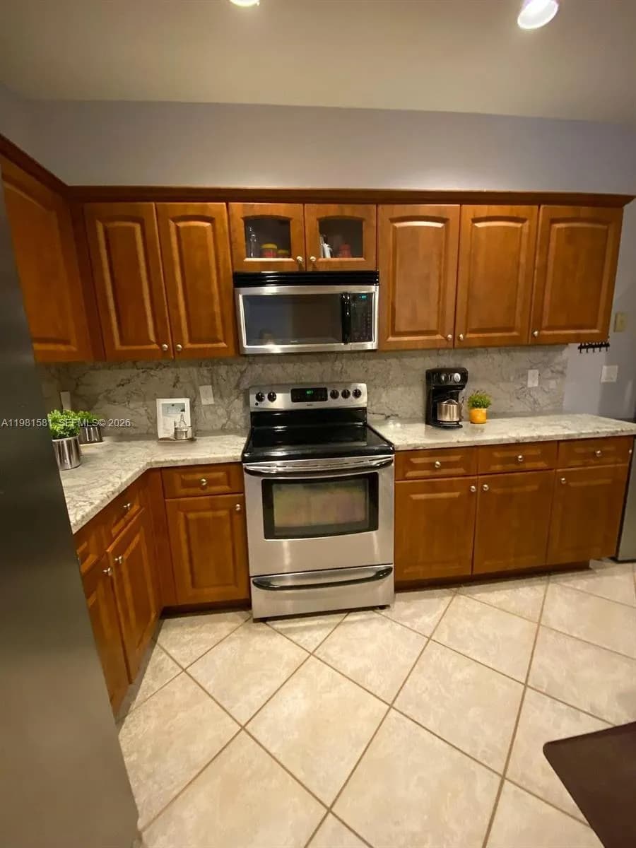 1032 Sequoia Ln, Weston FL 33327