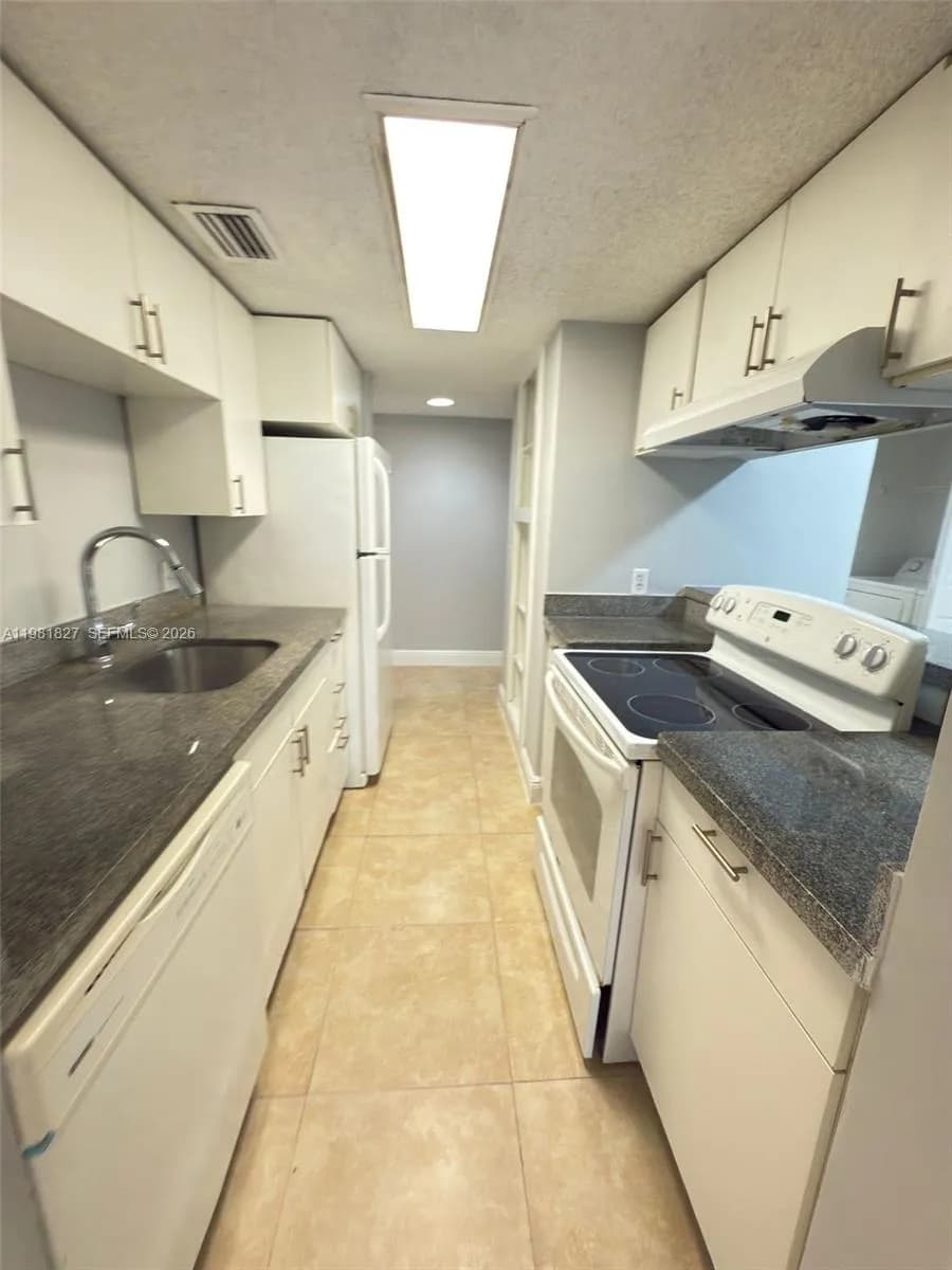 4521 W Mcnab Rd # 11, Pompano Beach FL 33069