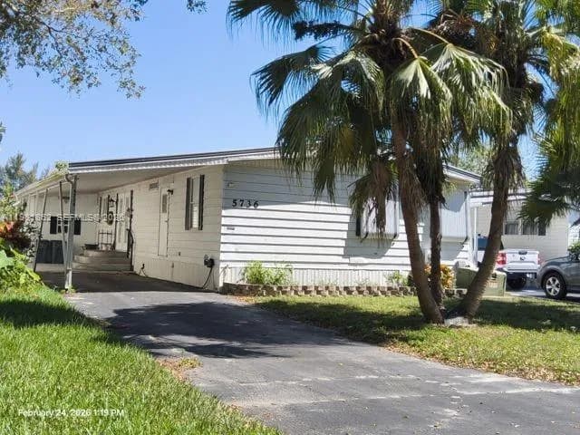 5736 Lagoon Dr, Dania Beach FL 33312