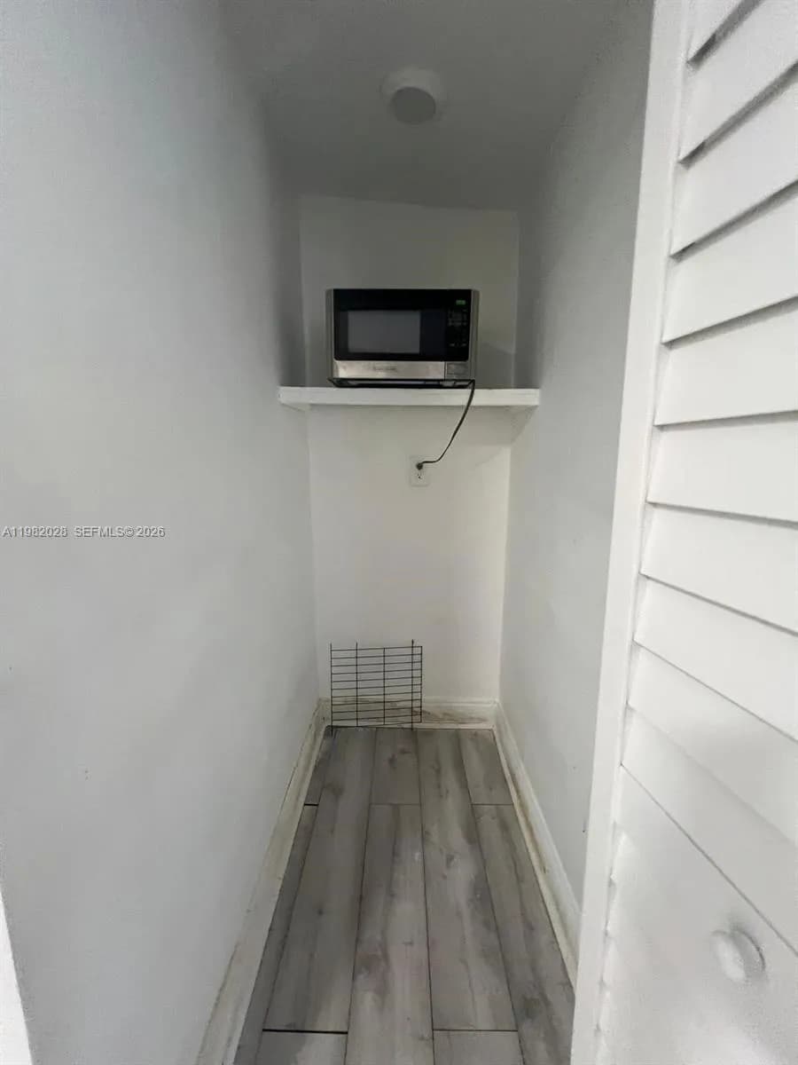 1053 NE 149th St, Miami FL 33161