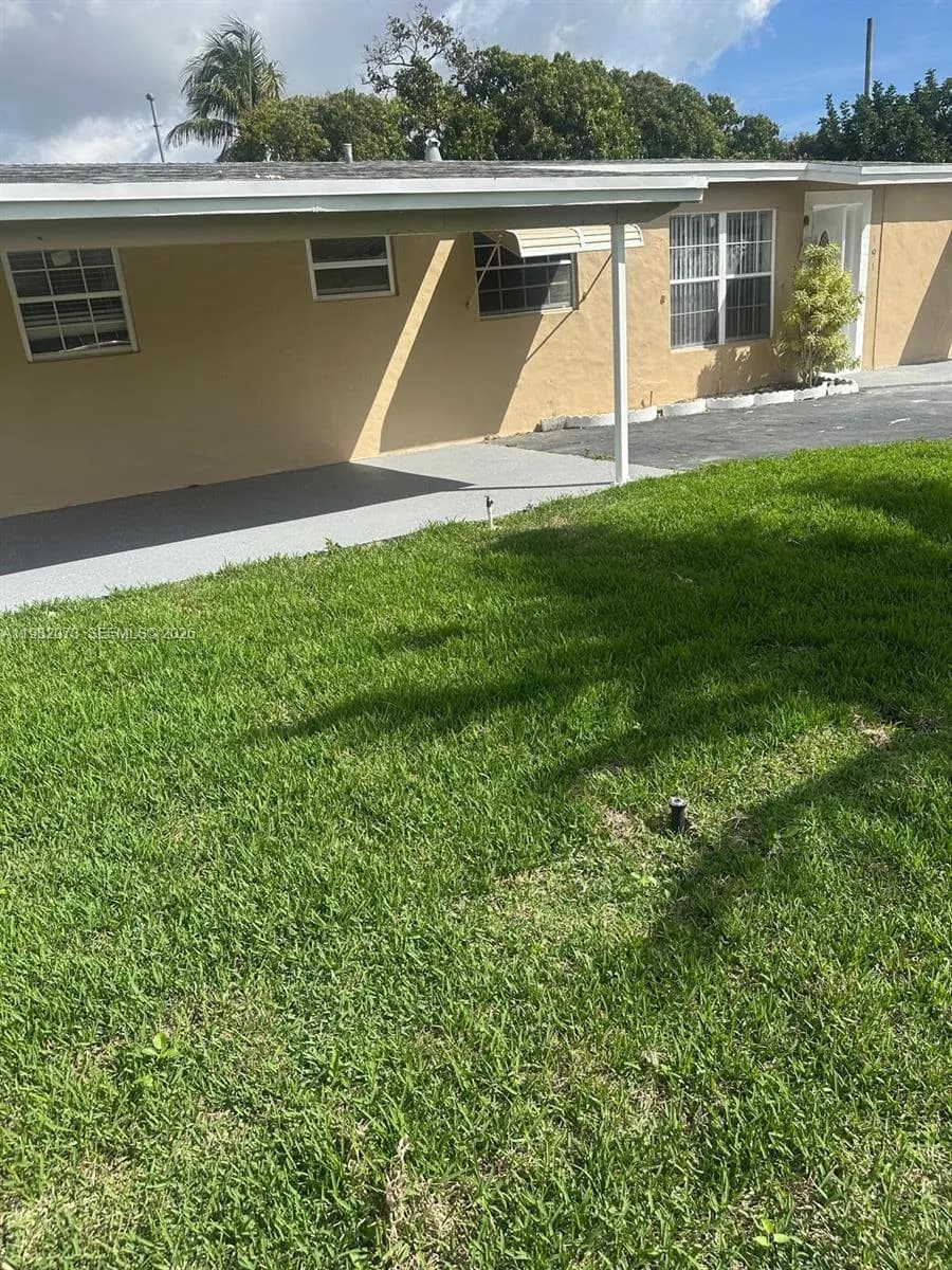 191 NE 23rd St, Pompano Beach FL 33060