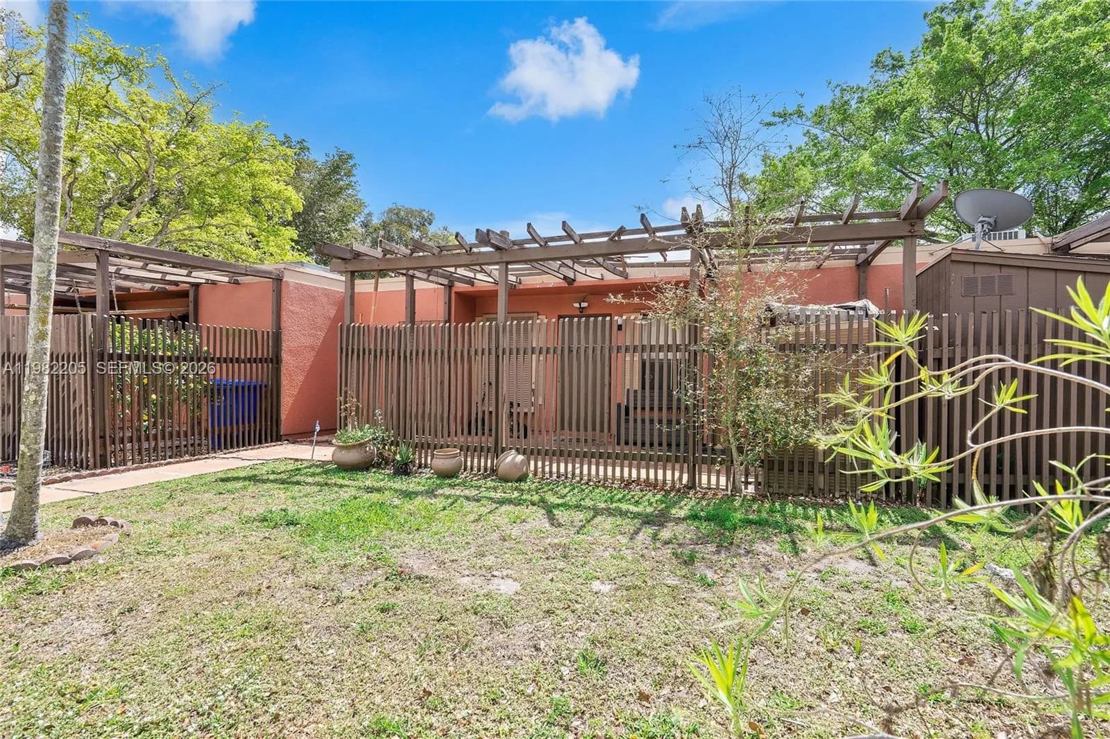 10304 Fairway Rd, Pembroke Pines FL 33026