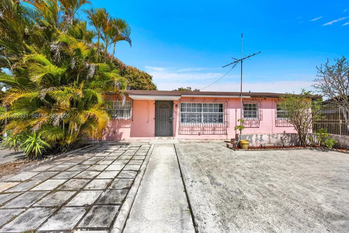 3853 NW 209th St, Miami Gardens FL 33055
