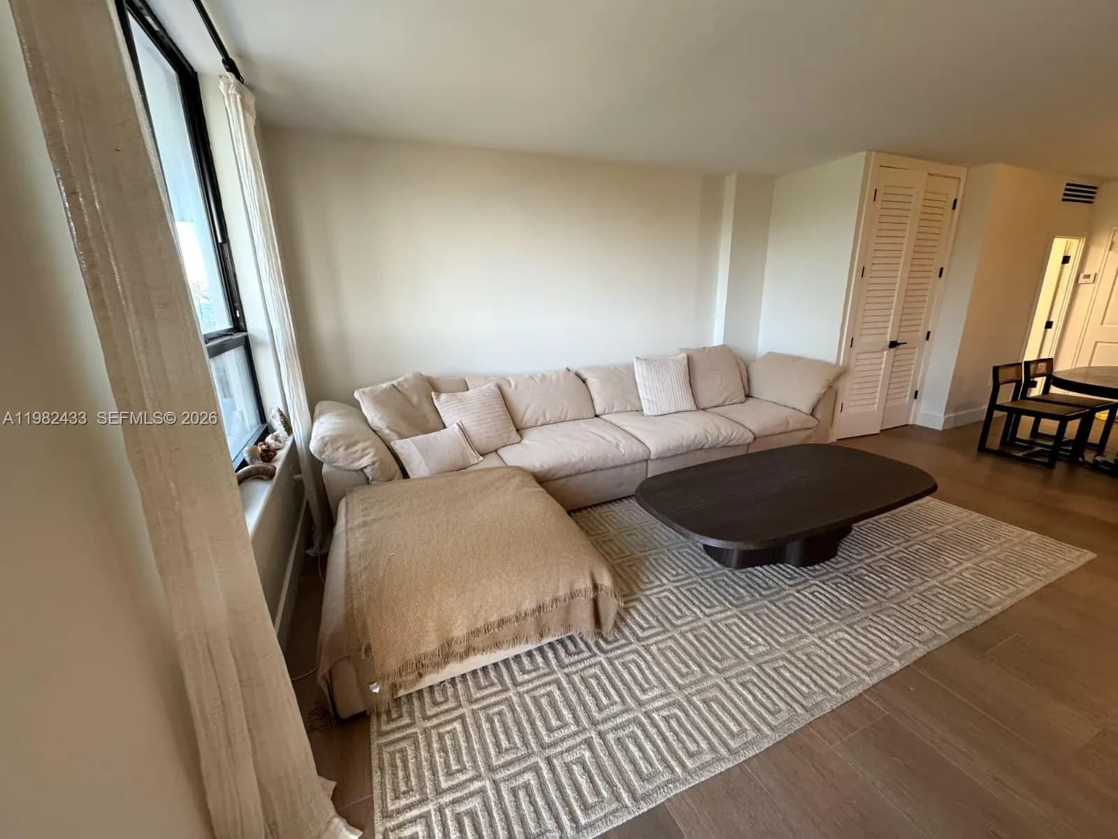 10185 Collins Ave # 323, Bal Harbour FL 33154