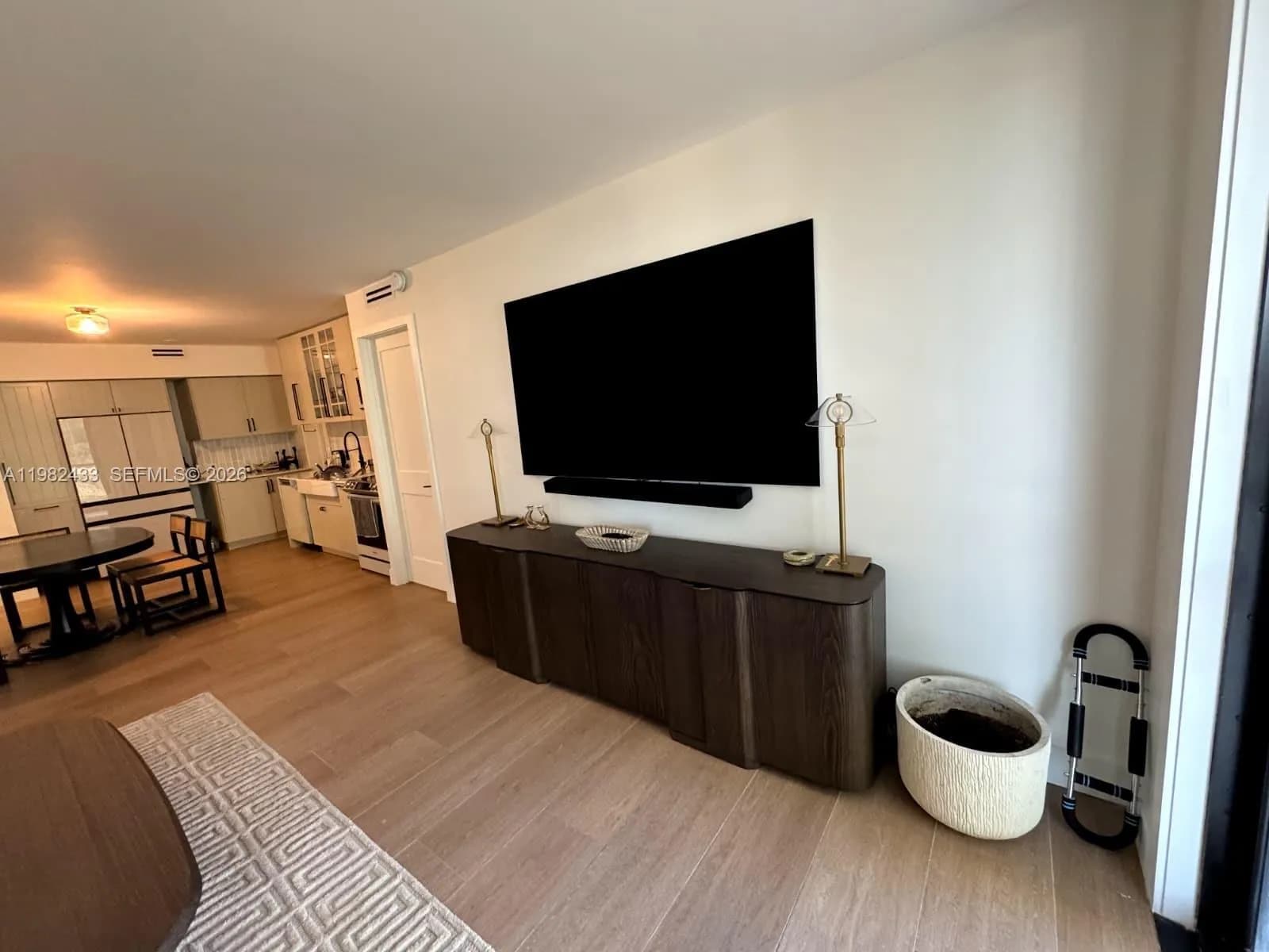 10185 Collins Ave # 323, Bal Harbour FL 33154