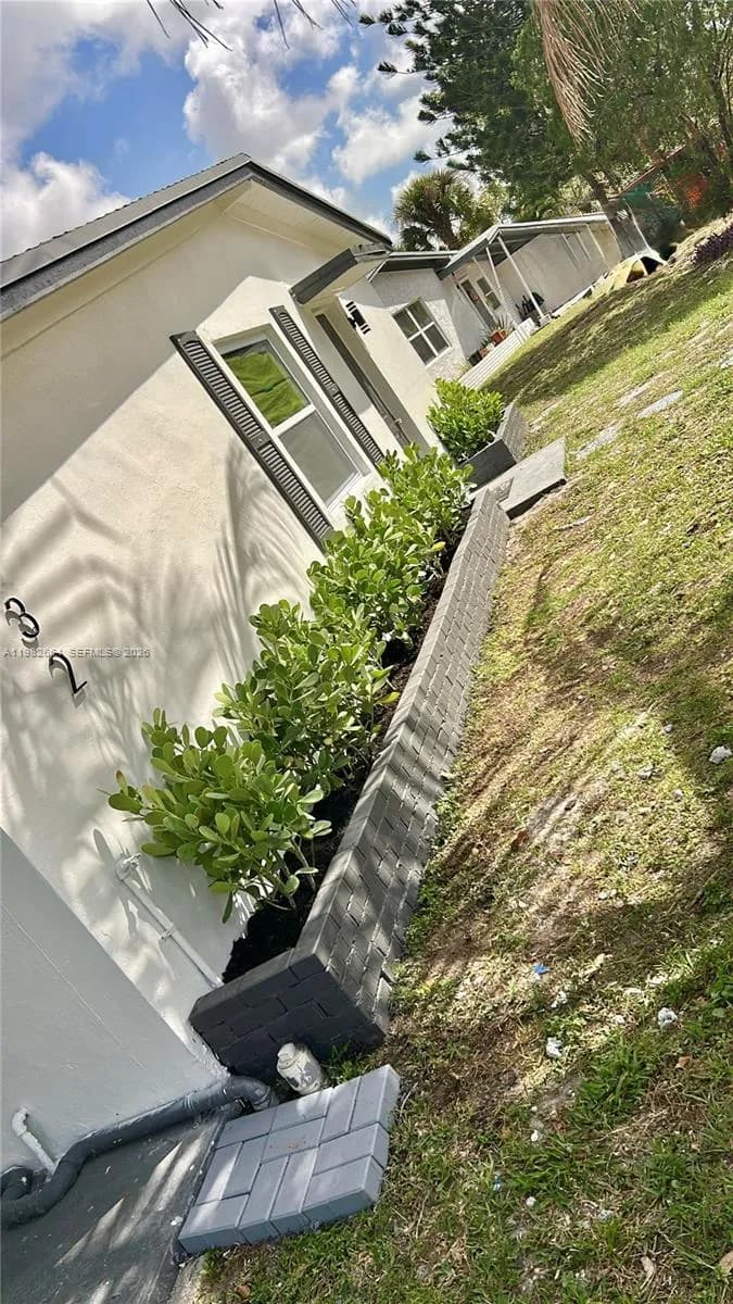 1632 NW 18th Ave, Fort Lauderdale FL 33311