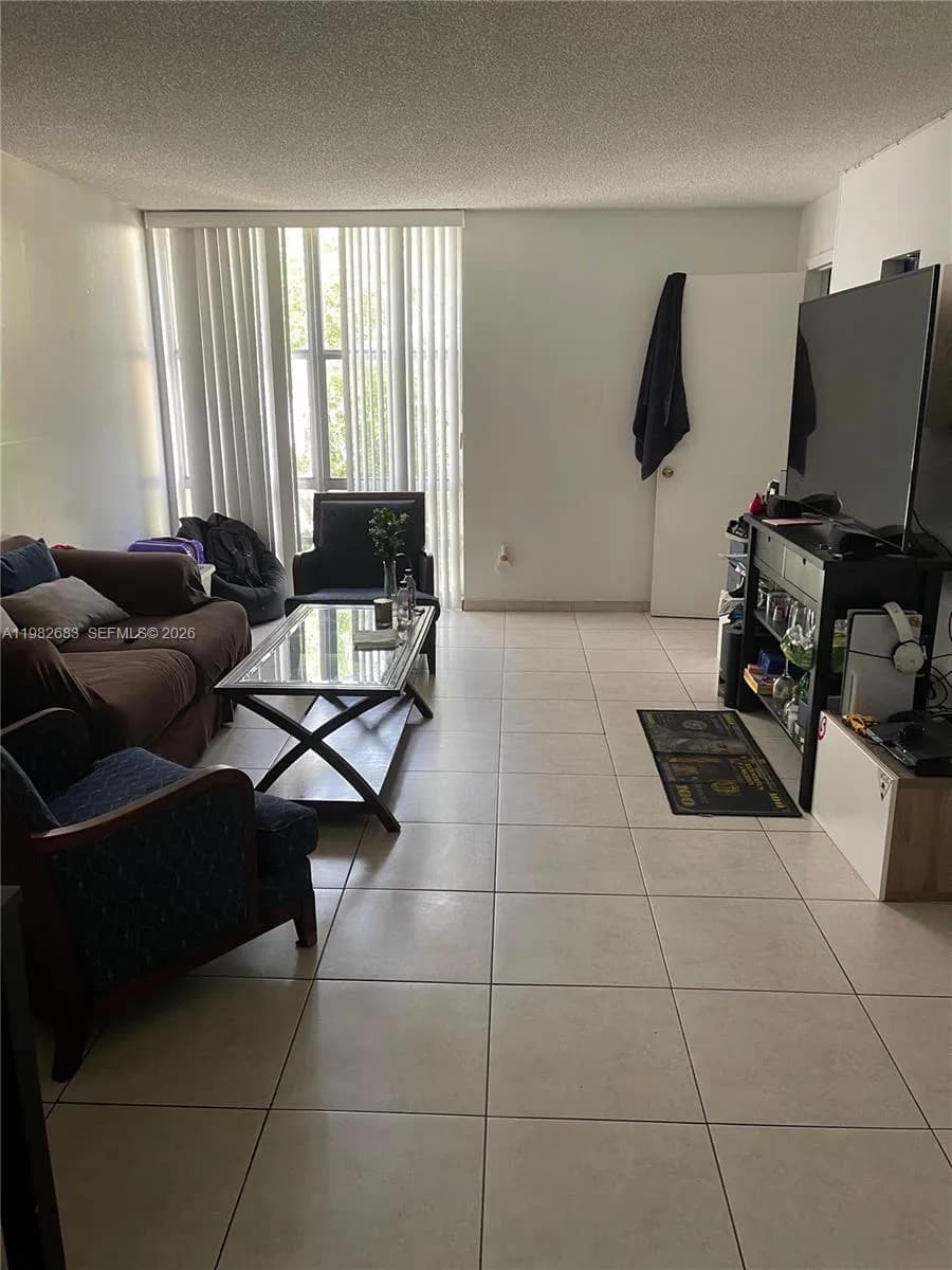 1 bedroom 1 bath for sale at 210 172nd St # 323, Sunny Isles Beach FL 33160