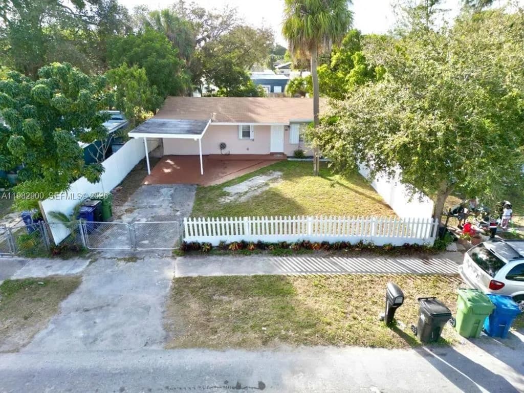 525 NW 15th Ter, Fort Lauderdale FL 33311