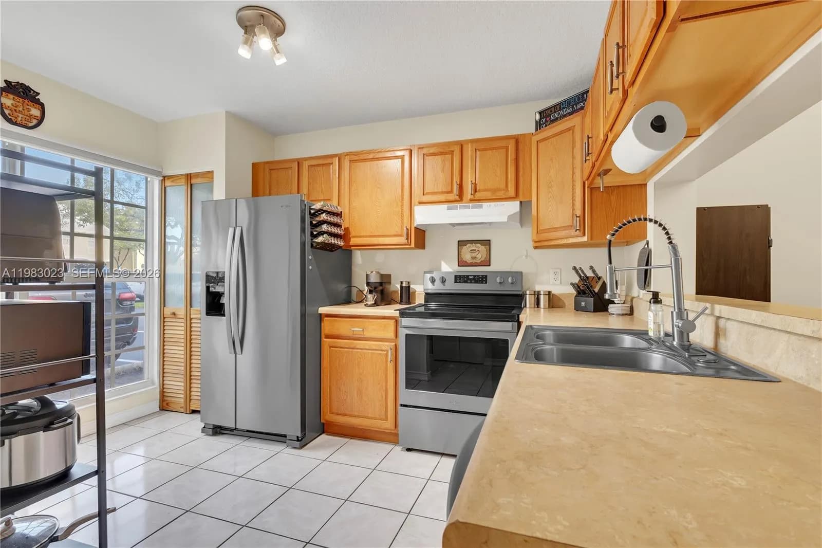 2881 S Cambridge Ln, Cooper City FL 33026