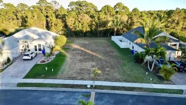 1570 SW 16th Ct SW, Vero Beach FL 32962