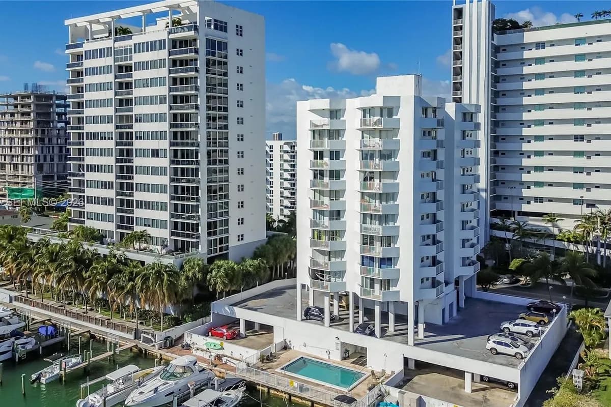 7933 West Dr # 1025, North Bay Village FL 33141