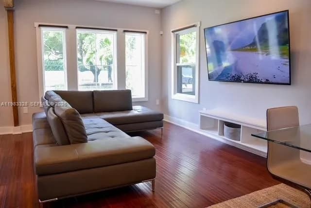 1009 TEQUESTA, Fort Lauderdale FL 33311-6261