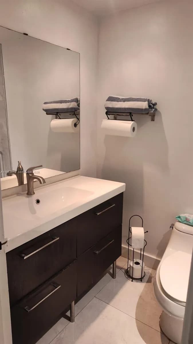 200 177 DR # 115, Sunny Isles Beach FL 33160