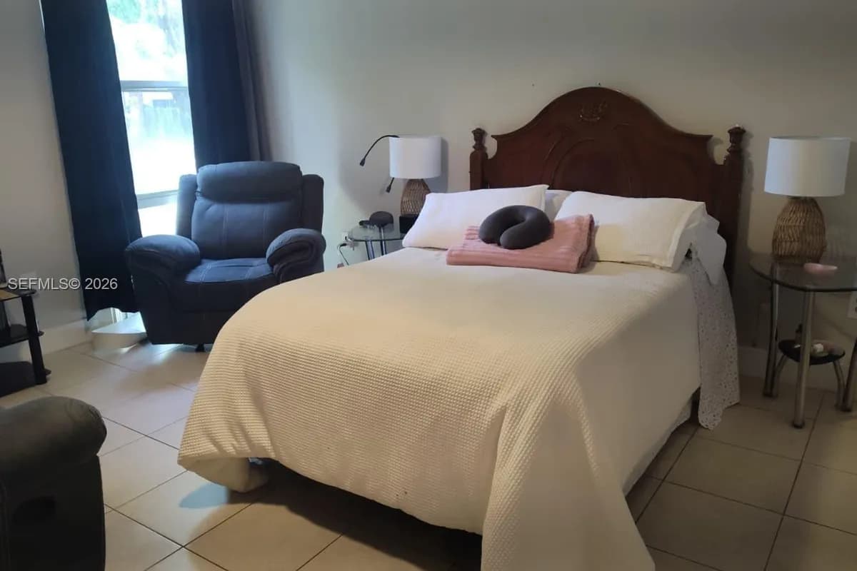 200 177 DR # 115, Sunny Isles Beach FL 33160