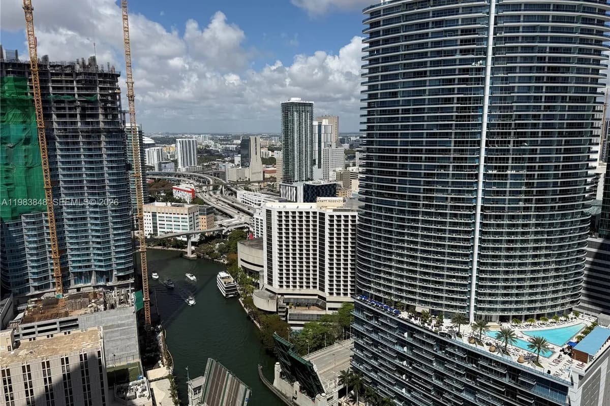 465 Brickell Ave # 3906, Miami FL 33131
