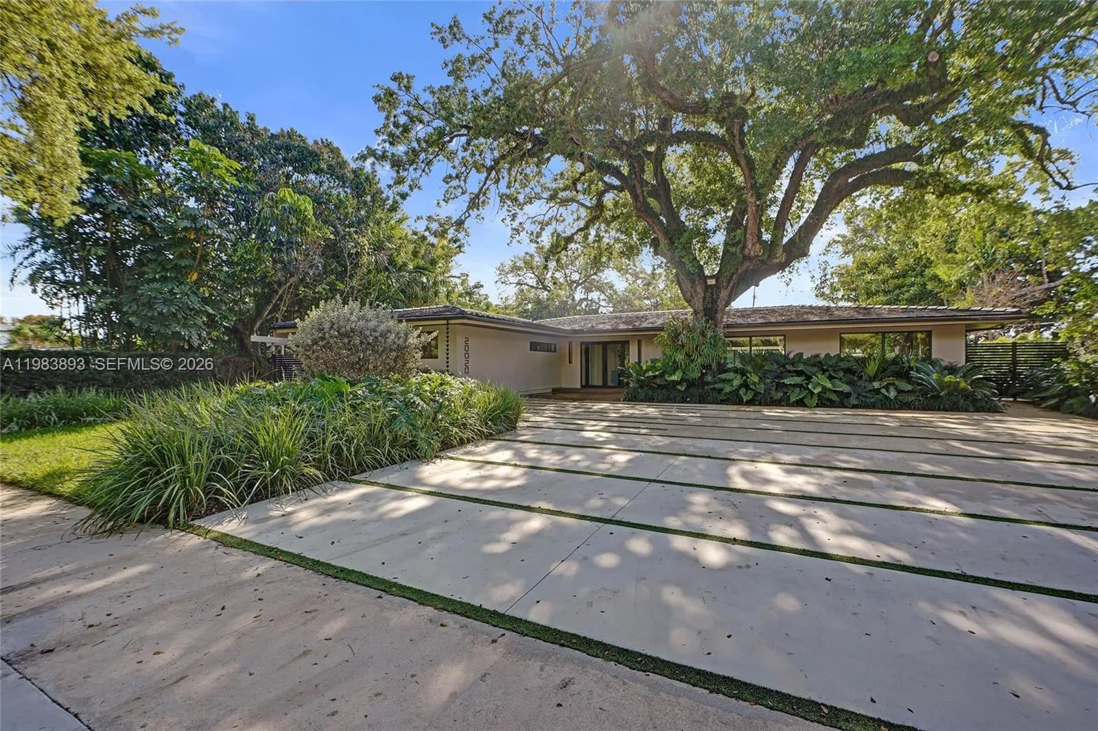 6 bedroom 6 bath for sale at 20020 NE 21st Ct, Miami FL 33179