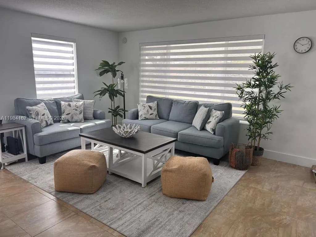 6900 SW 3rd St, Pembroke Pines FL 33023