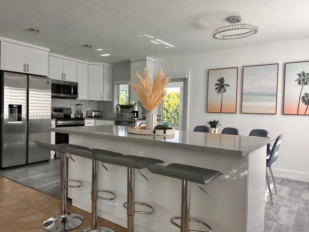 6900 SW 3rd St, Pembroke Pines FL 33023