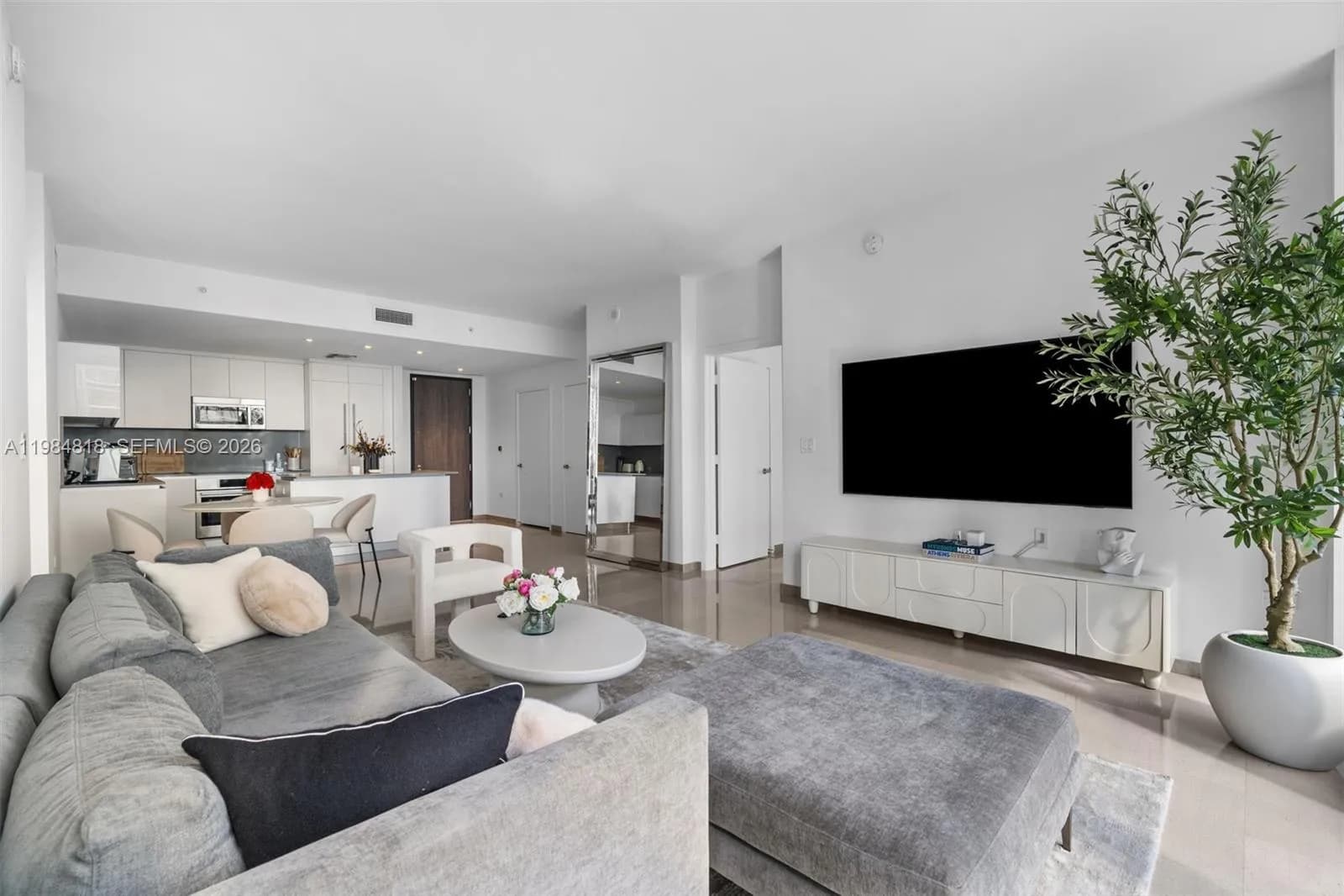 2 bedroom 2 bath for sale at 88 SW 7th St # 809, Miami FL 33130