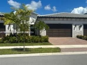 3 bedroom 2 bath Residential for sale at 7637 S Blue Spring Dr # 7637, Parkland FL 33067
