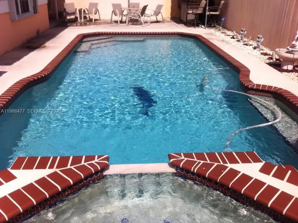 661 NE 4th Pl, Hialeah FL 33010